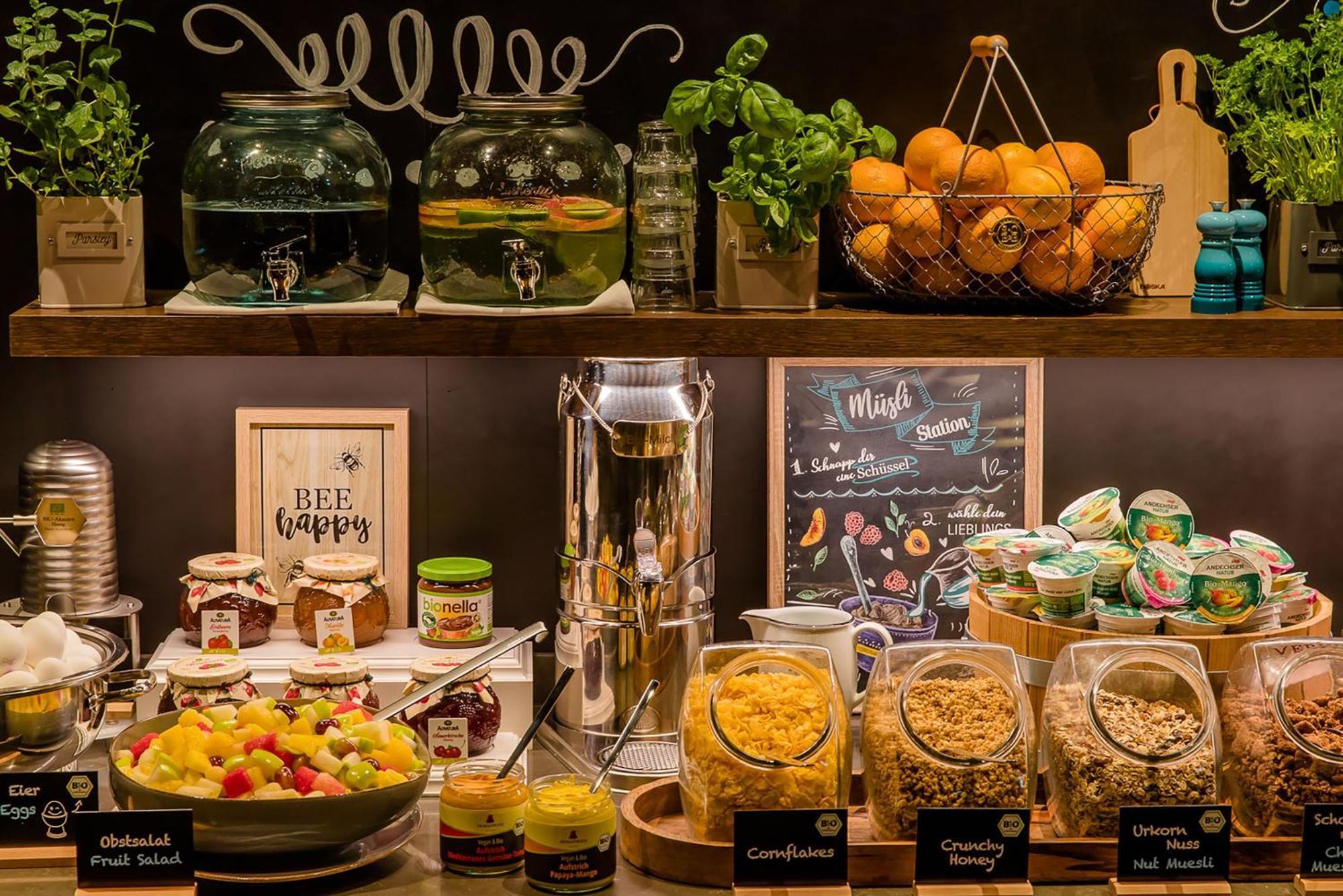 Motel One Stuttgart-Bad Cannstatt Bagian luar foto